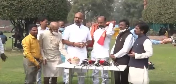 BJP MP Dharmapuri Aravind Comments On TRS and Congress