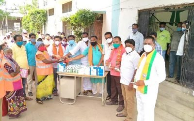 N95 Masks and Sanitizers Distributes In Metpally