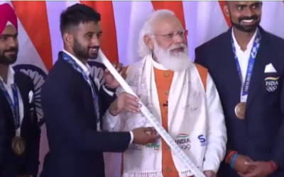 టోక్యో ఒలింపిక్స్ లో భారత హాకీ జట్టు హాకీ కర్రను సొంతం చేసుకోవాలనుకుంటున్నారా..?