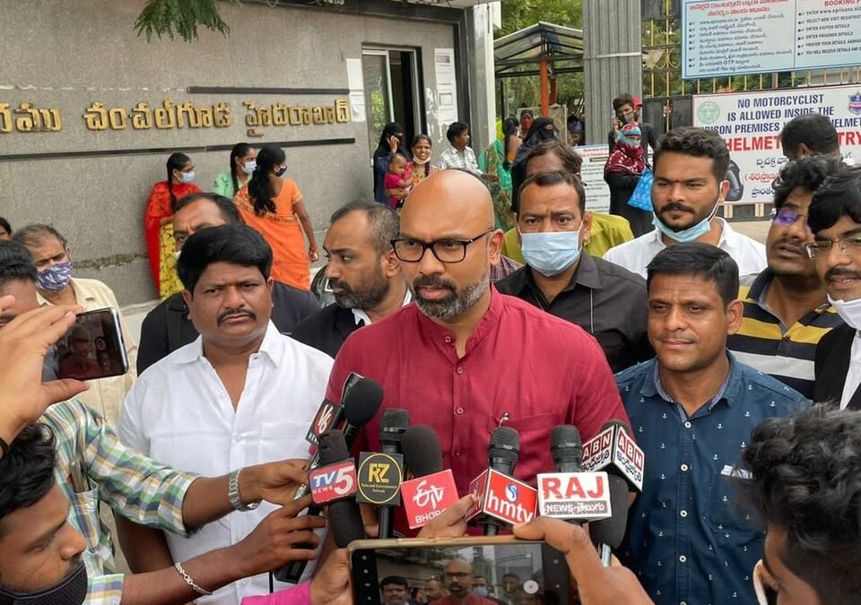 BJP MP Dharmapuri Arvind Meets Teenmar Mallanna at Chanchalguda Central Prison