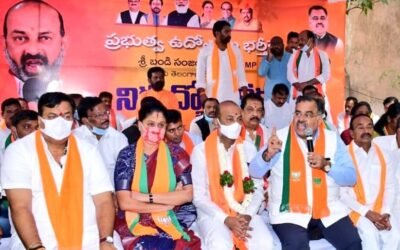 యువకుల మరణాలపై కేసీఆర్ ప్రభుత్వం సమాధానం చెప్పాలి :  Tarun Chugh
