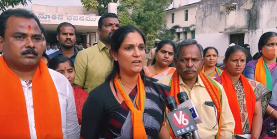 పదవులు శాశ్వతమా ?? ప్రజా సేవా ?:  శ్రీమతి స్రవంతి రెడ్డి గోపిడి