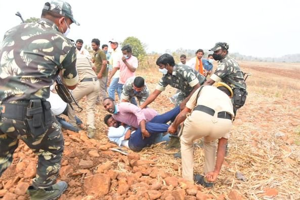 BJP Activists Trying To Block KTR Convoy At Siddapur Reservoir
