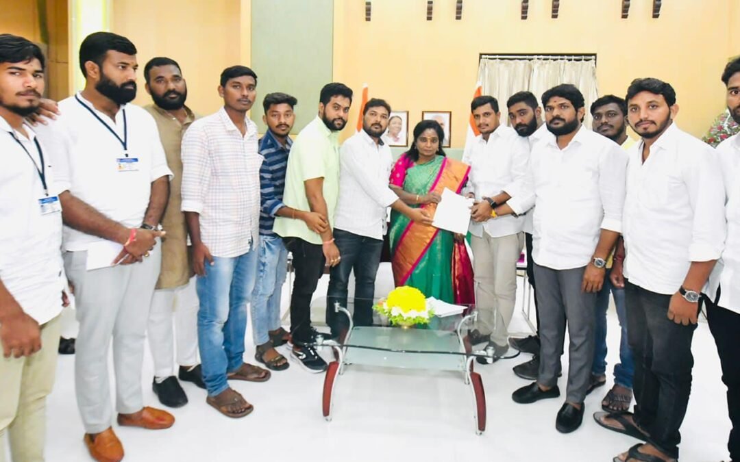 Students from Osmania University, Basara IIIT, NIT warangal, Telangana University met Honourable Governor
