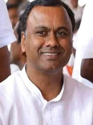 శ్రీ కోమటిరెడ్డి రాజగోపాల్ రెడ్డి గారి రాజీనామాని ఆమోదించిన  తెలంగాణ రాష్ట్ర శాసన సభాపతి