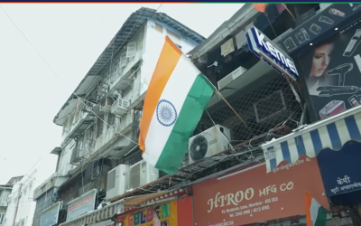 చిరు వ్యాపారుల మొహాలపై నవ్వు