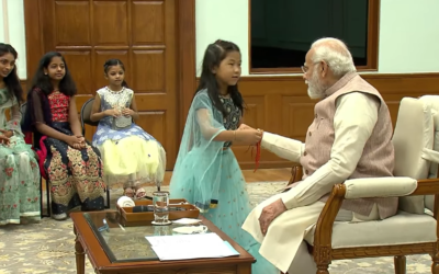 PM శ్రీ Narendra Modi ఈరోజు చిన్నారులతో తన నివాసంలో ప్రత్యేక రక్షాబంధన్ జరుపుకున్నారు