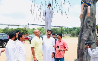Arvind Dharmapuri visited the Photo exhibition organised by CBC Hyderabad