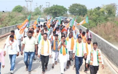 గ్రామగ్రామాన అండగా నిలుస్తూ నీరాజనం పలుకుతున్న జనం.
