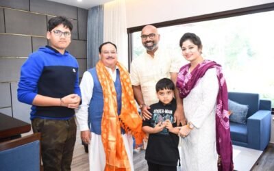 కుటుంబ సమేతంగా వారిని కలిసి,