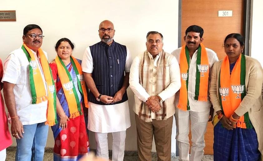 BRS leaders joined BJP
