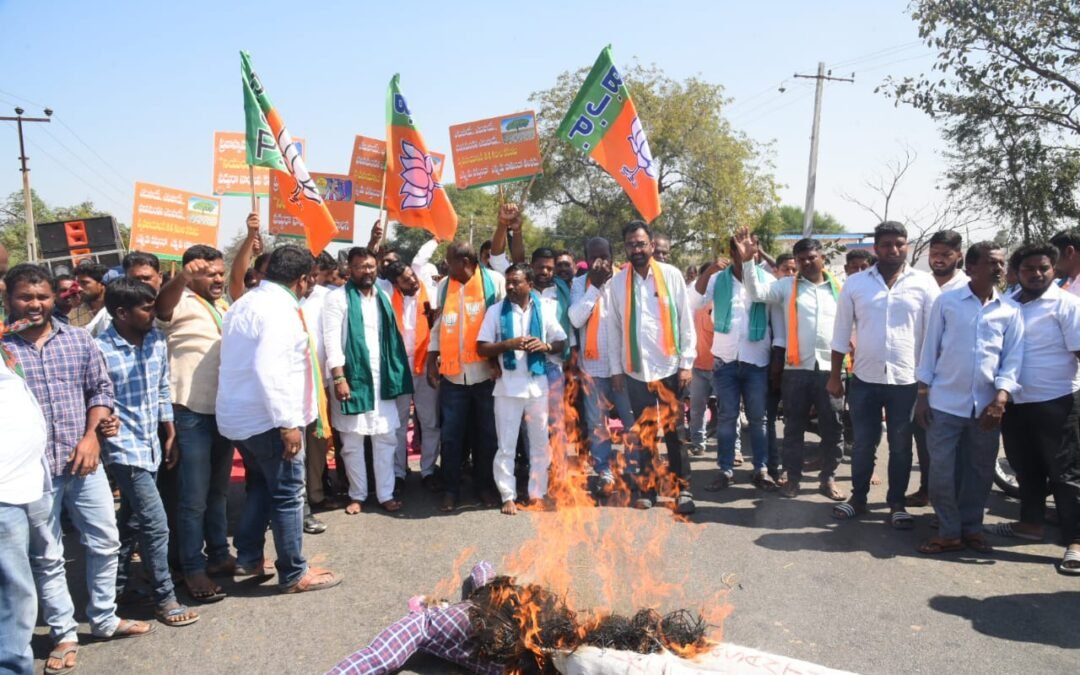 24 గంటలు కరెంట్ అందిస్తామని చెప్పిన కేసీఆర్ ప్రభుత్వం..