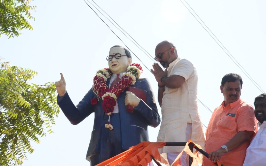 బోధన్ పట్టణంలోని అంబేద్కర్ చౌరస్తాలో