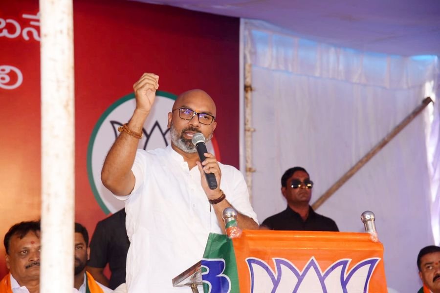 BJP Dharna At Nizamabad Old Collectorate