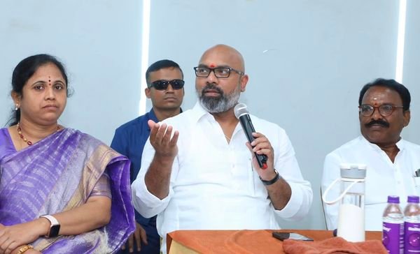 Cordial Meeting with Representatives of Various Caste Societies and Bharatiya Janata Party Leaders